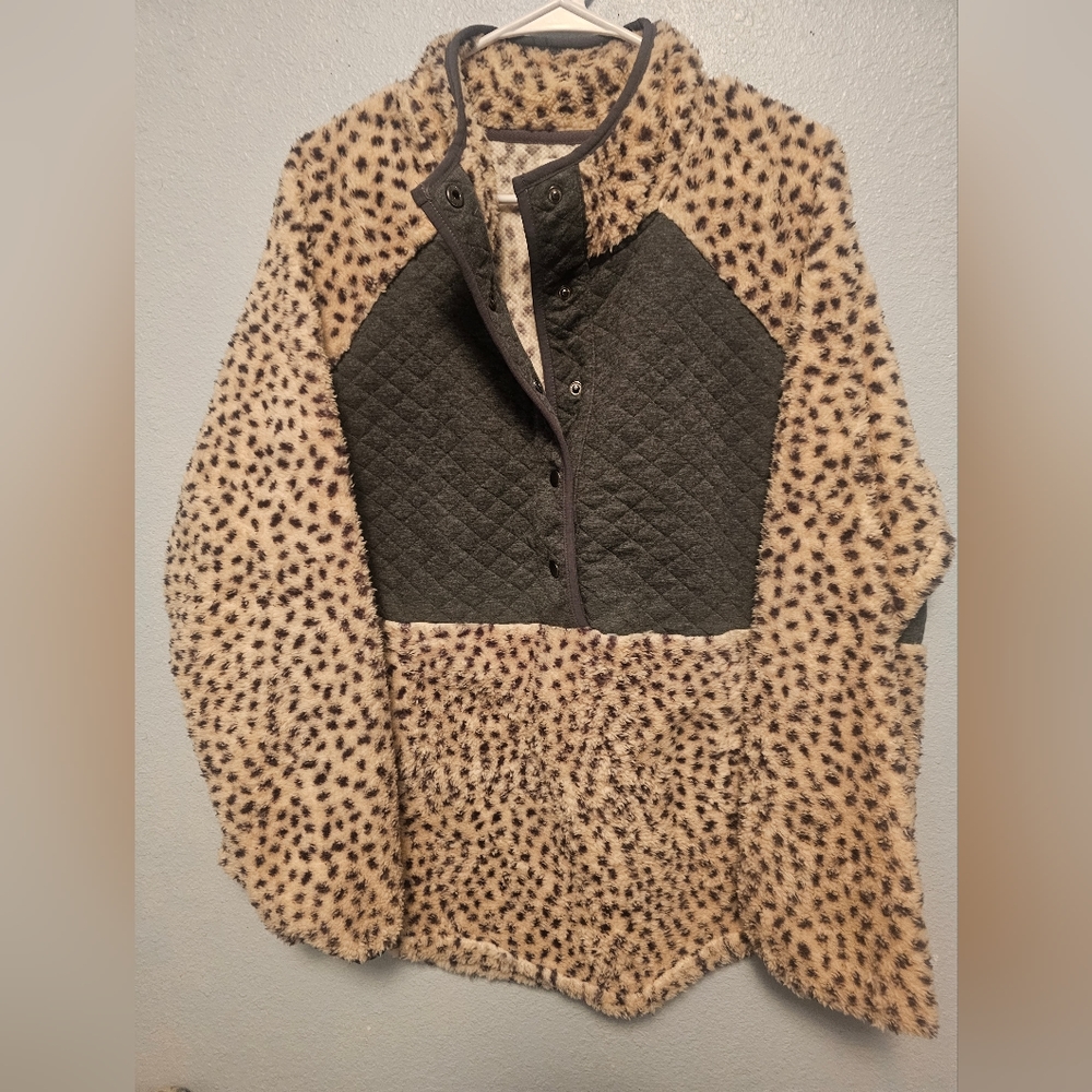 Cheetah pullover - Picture 4 of 4
